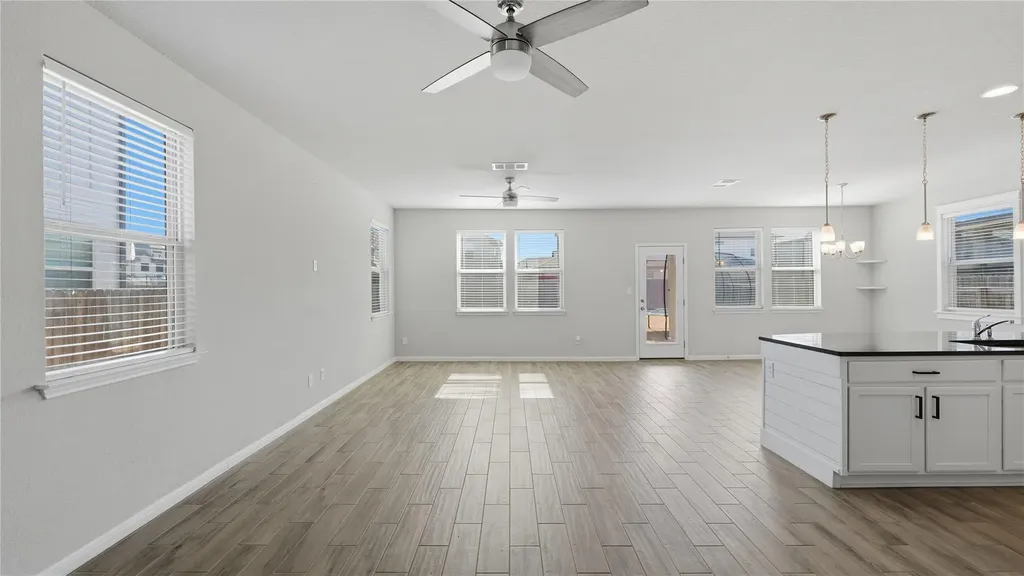 172 Brady Creek Way Leander TX 78641