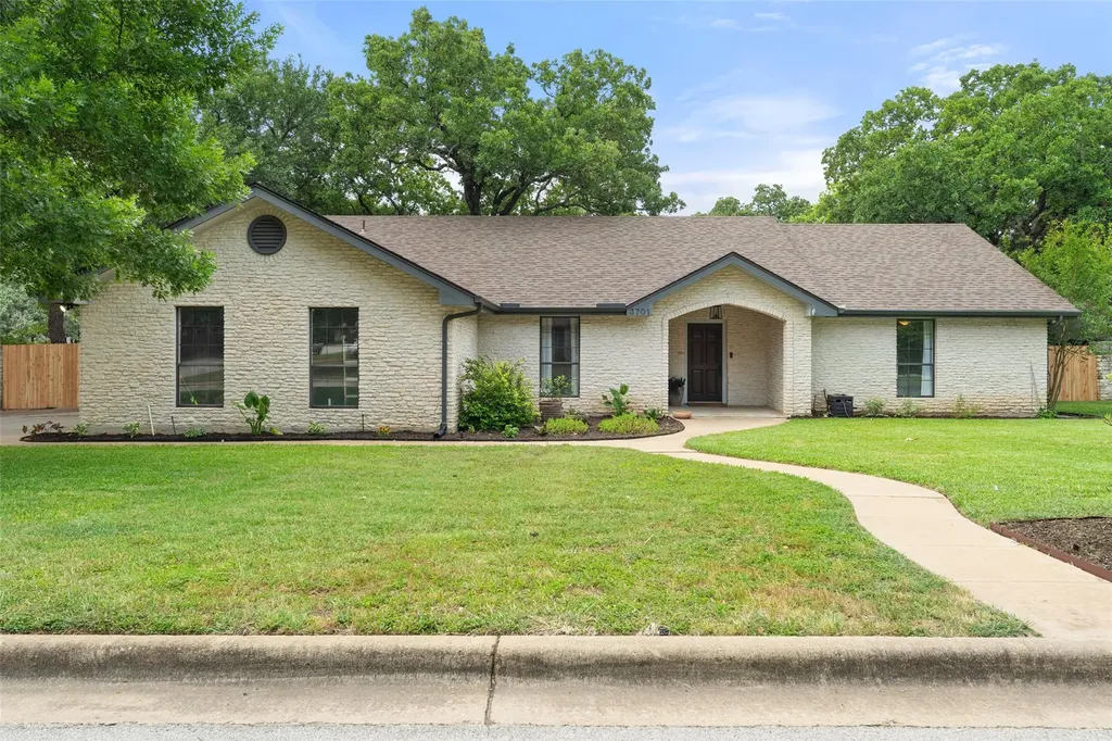 3701 Indian Point Drive Austin TX 78739