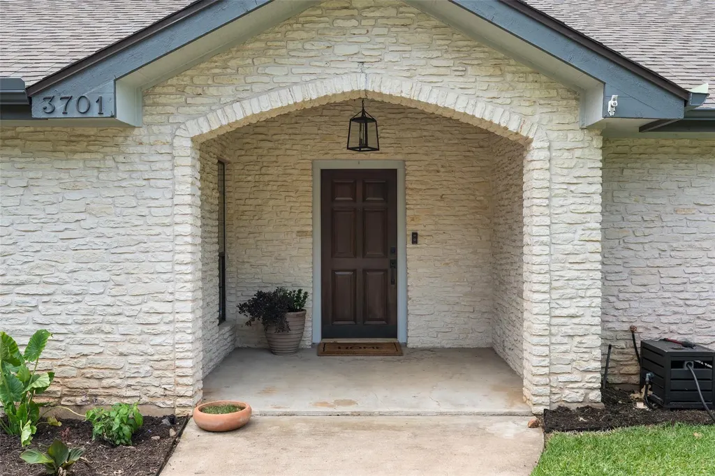 3701 Indian Point Drive Austin TX 78739