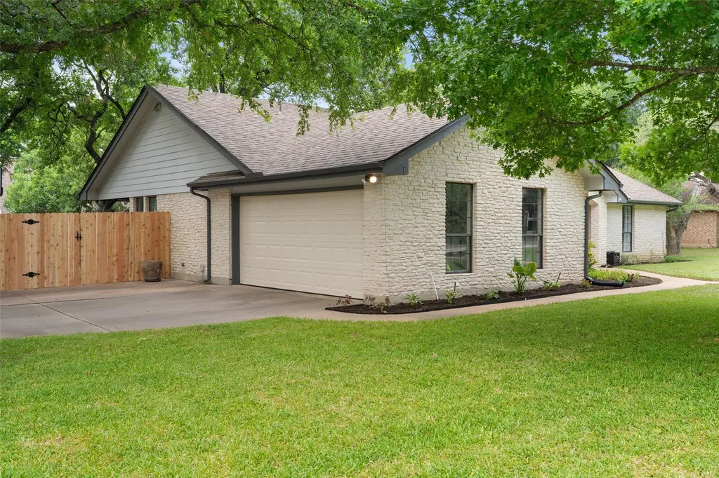 3701 Indian Point Drive Austin TX 78739