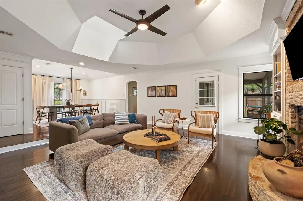 3701 Indian Point Drive Austin TX 78739