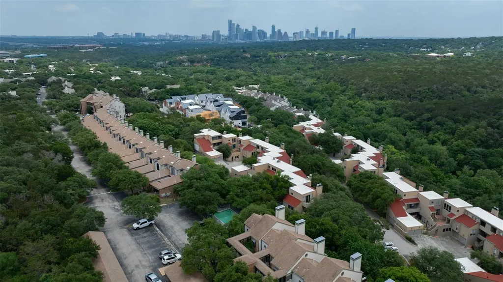 1735 Spyglass Drive Austin TX 78746