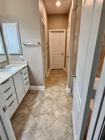 6904 Ondantra Bend Austin TX 78744