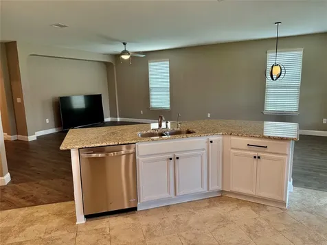 6904 Ondantra Bend Austin TX 78744