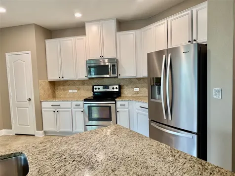 6904 Ondantra Bend Austin TX 78744