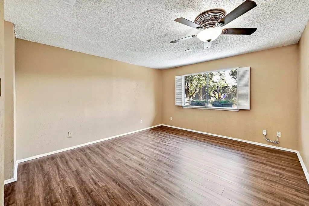 9417 Singing Quail Drive Austin TX 78758