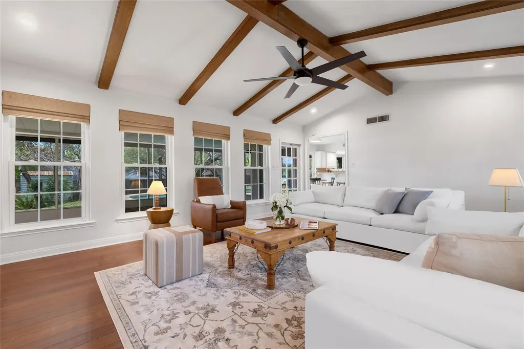 2403 Comburg Castle Way Austin TX 78748