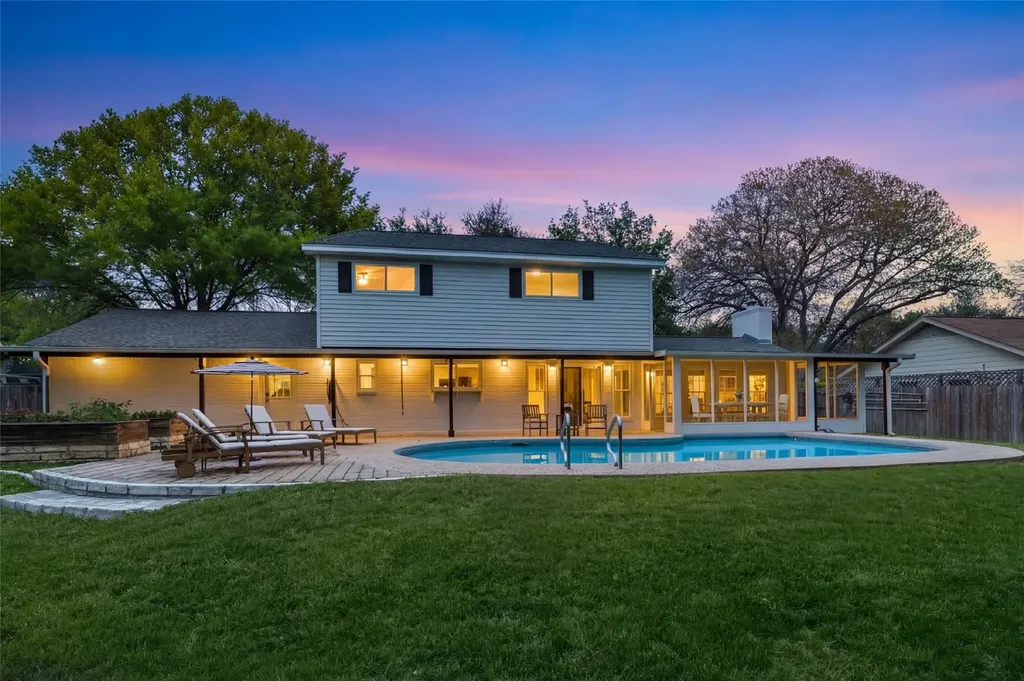 2403 Comburg Castle Way Austin TX 78748