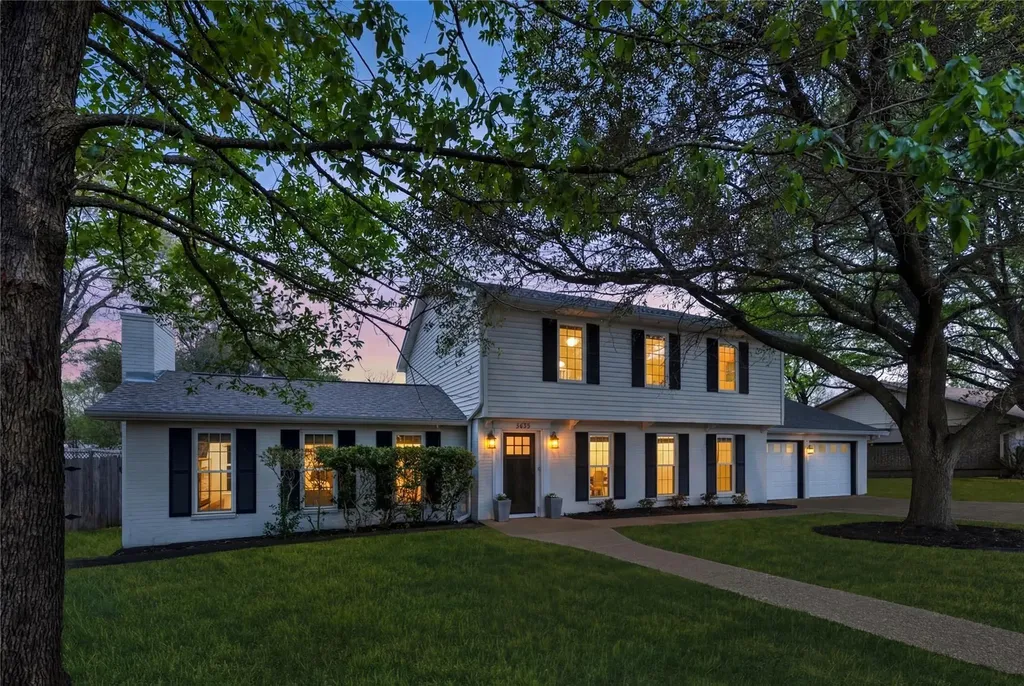 2403 Comburg Castle Way Austin TX 78748