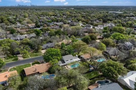 2403 Comburg Castle Way Austin TX 78748