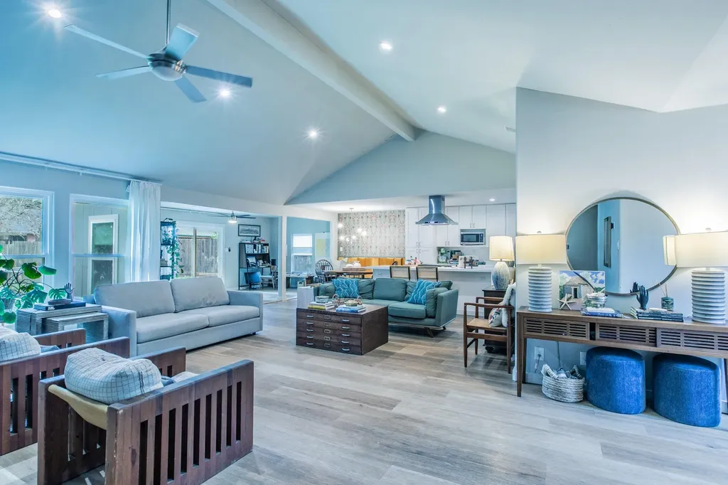 10243 Missel Thrush Drive Austin TX 78750