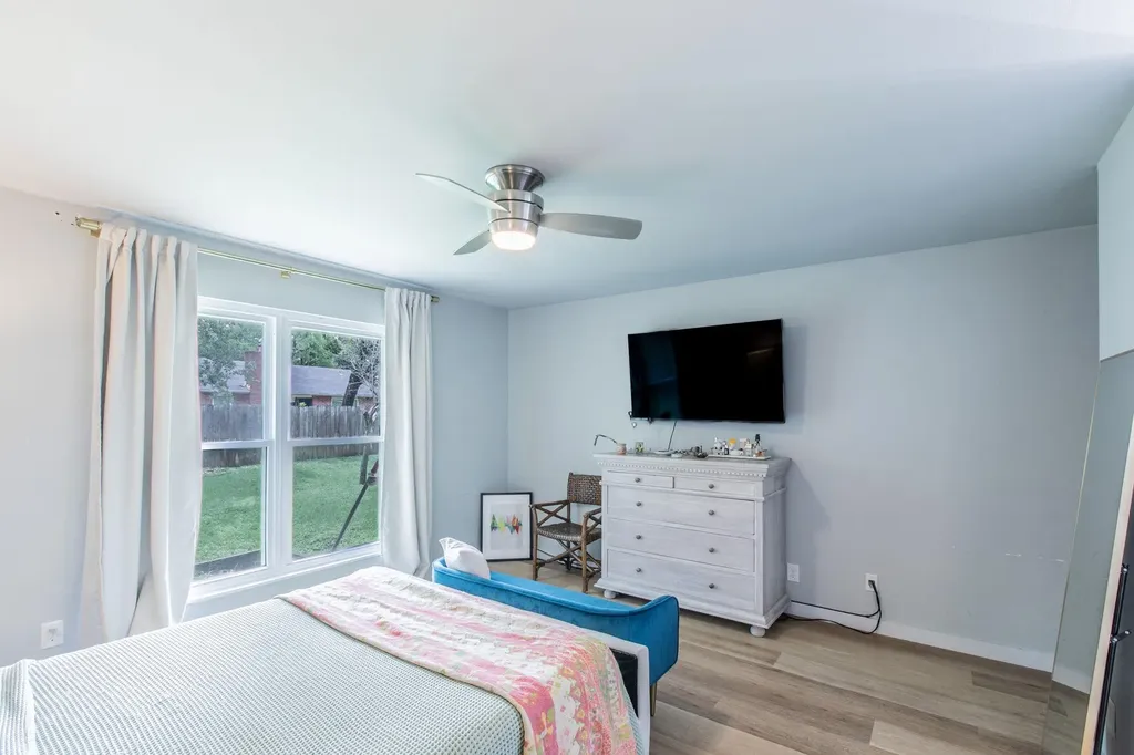 10243 Missel Thrush Drive Austin TX 78750