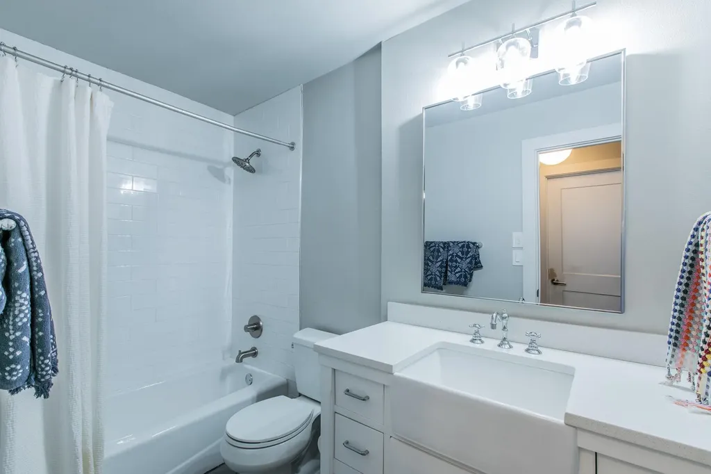 10243 Missel Thrush Drive Austin TX 78750
