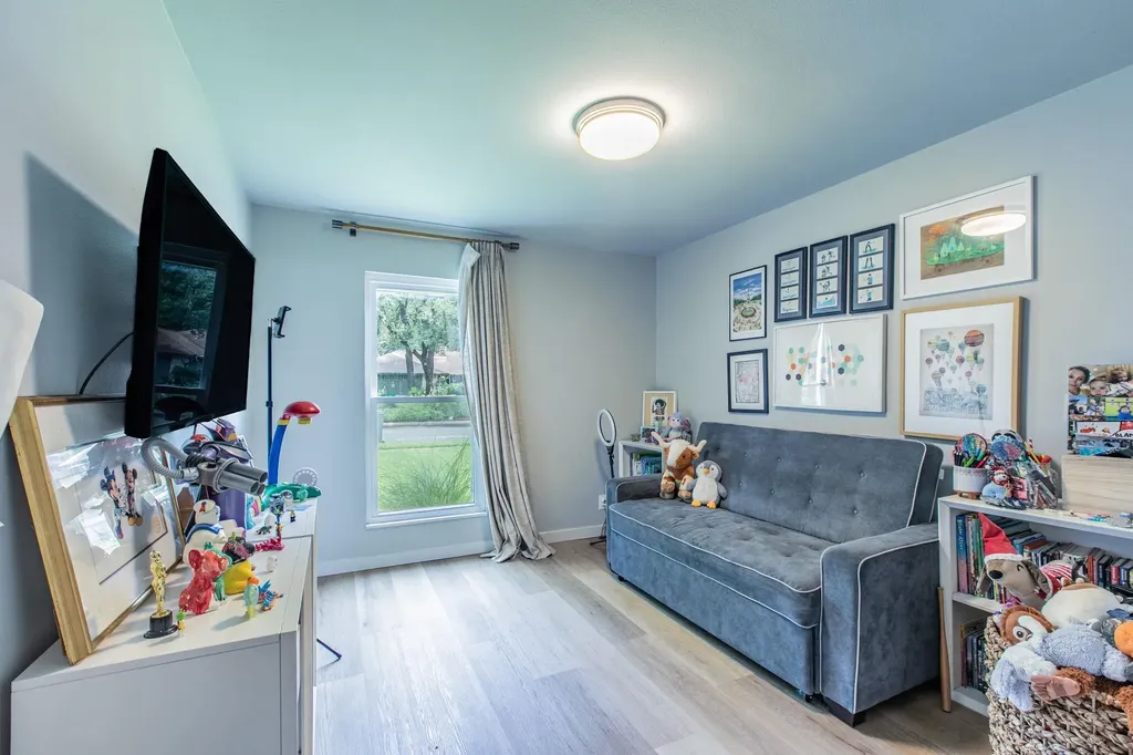 10243 Missel Thrush Drive Austin TX 78750