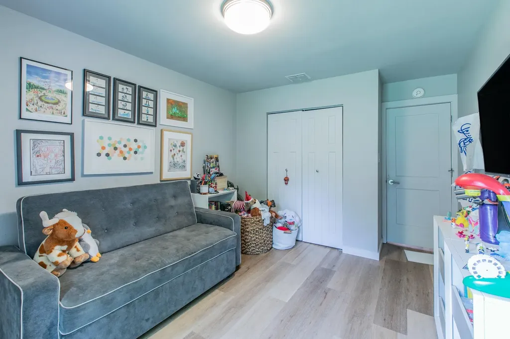 10243 Missel Thrush Drive Austin TX 78750