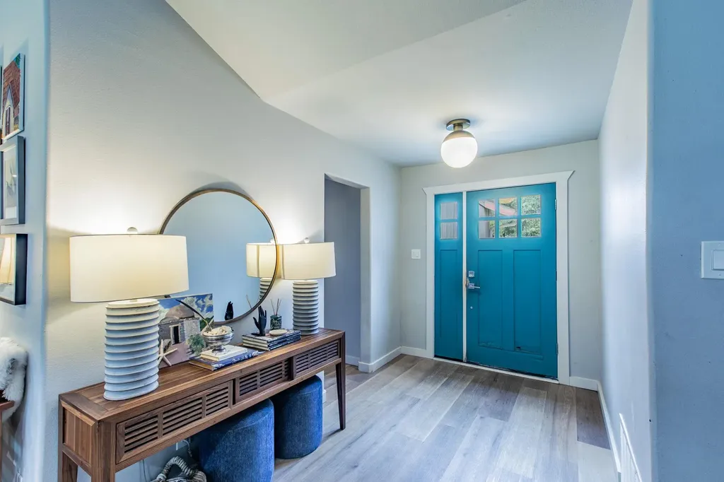 10243 Missel Thrush Drive Austin TX 78750