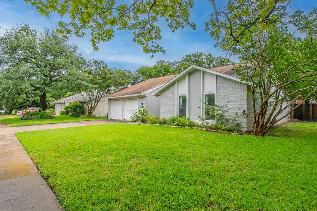 10243 Missel Thrush Drive Austin TX 78750
