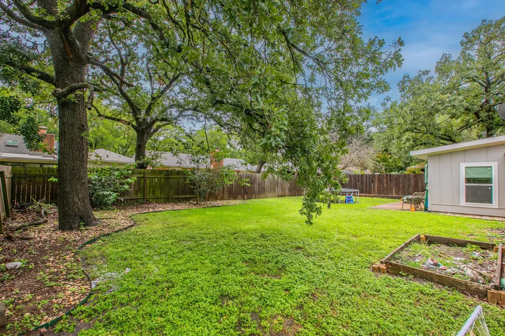 10243 Missel Thrush Drive Austin TX 78750