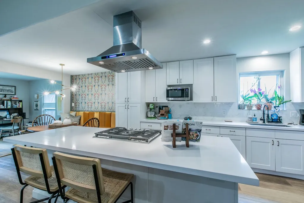 10243 Missel Thrush Drive Austin TX 78750