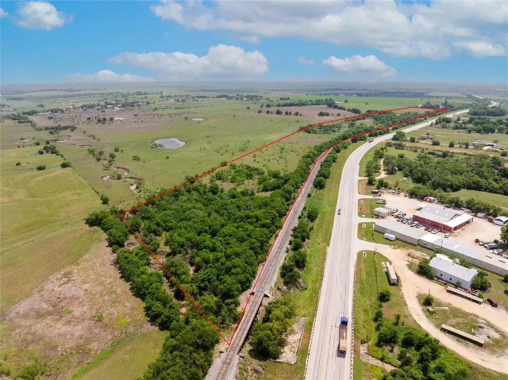 2901 And 2973 S Main Street Taylor TX 76574