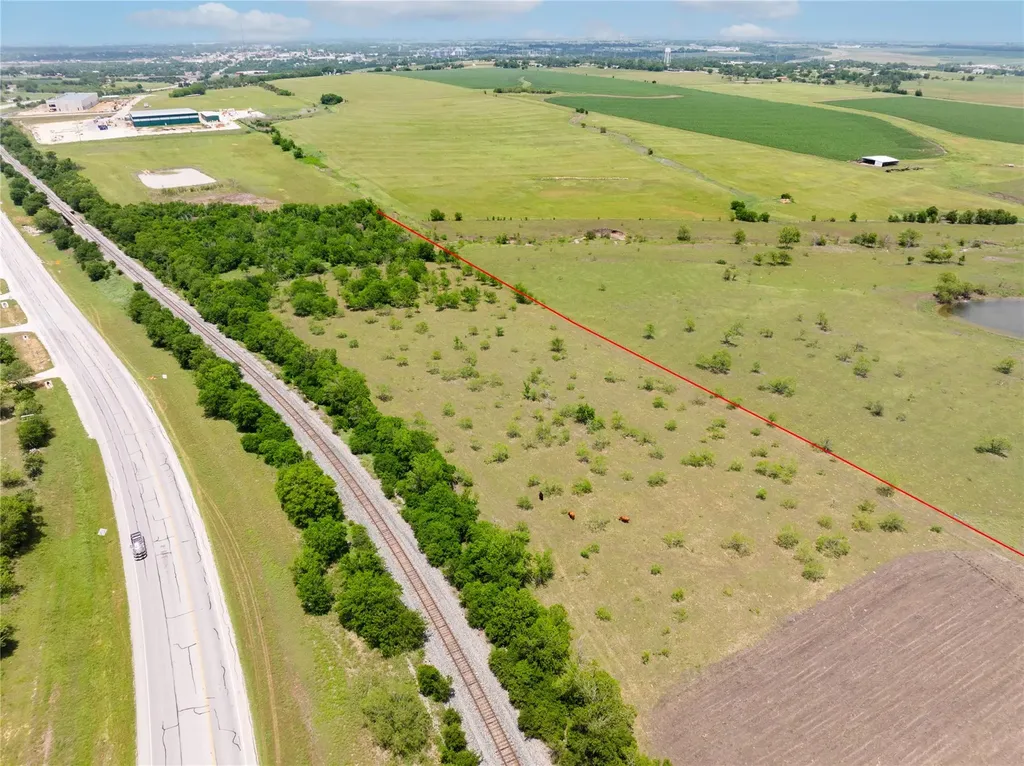 2901 And 2973 S Main Street Taylor TX 76574