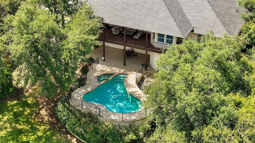 420 Los Escondidos Marble Falls TX 78654