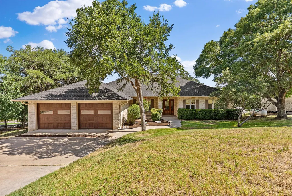 420 Los Escondidos Marble Falls TX 78654