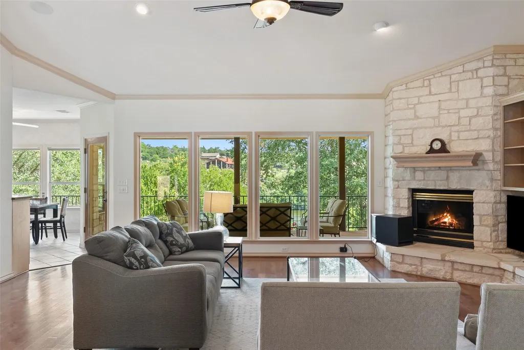 420 Los Escondidos Marble Falls TX 78654