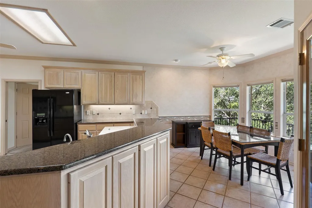 420 Los Escondidos Marble Falls TX 78654