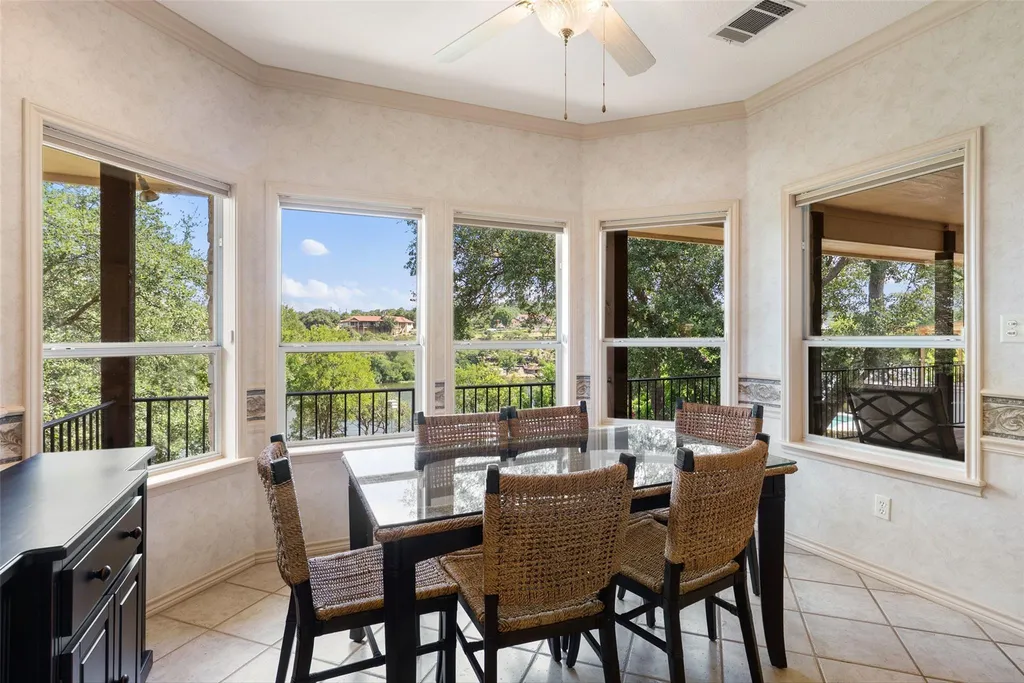 420 Los Escondidos Marble Falls TX 78654