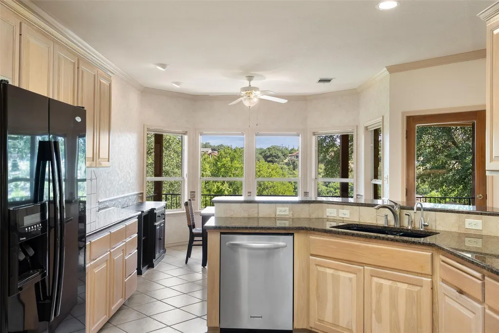 420 Los Escondidos Marble Falls TX 78654