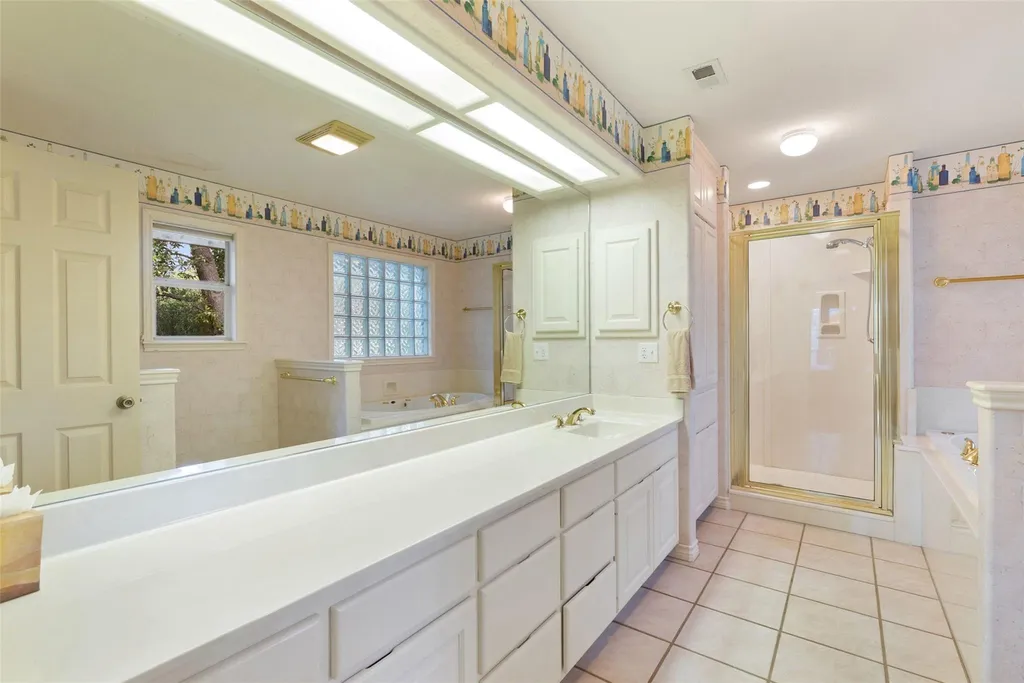420 Los Escondidos Marble Falls TX 78654