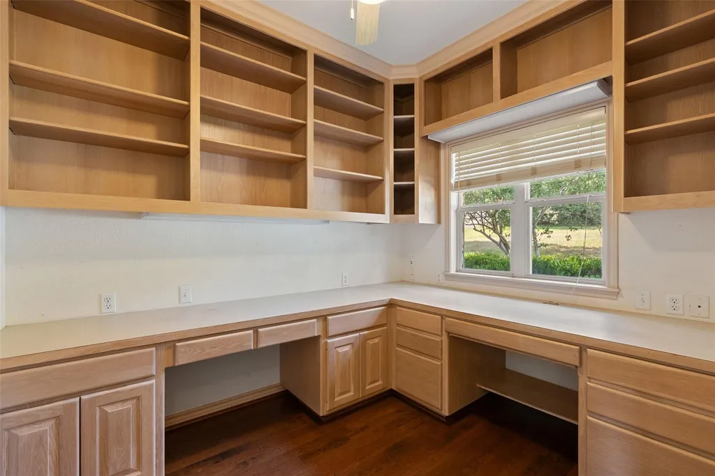 420 Los Escondidos Marble Falls TX 78654