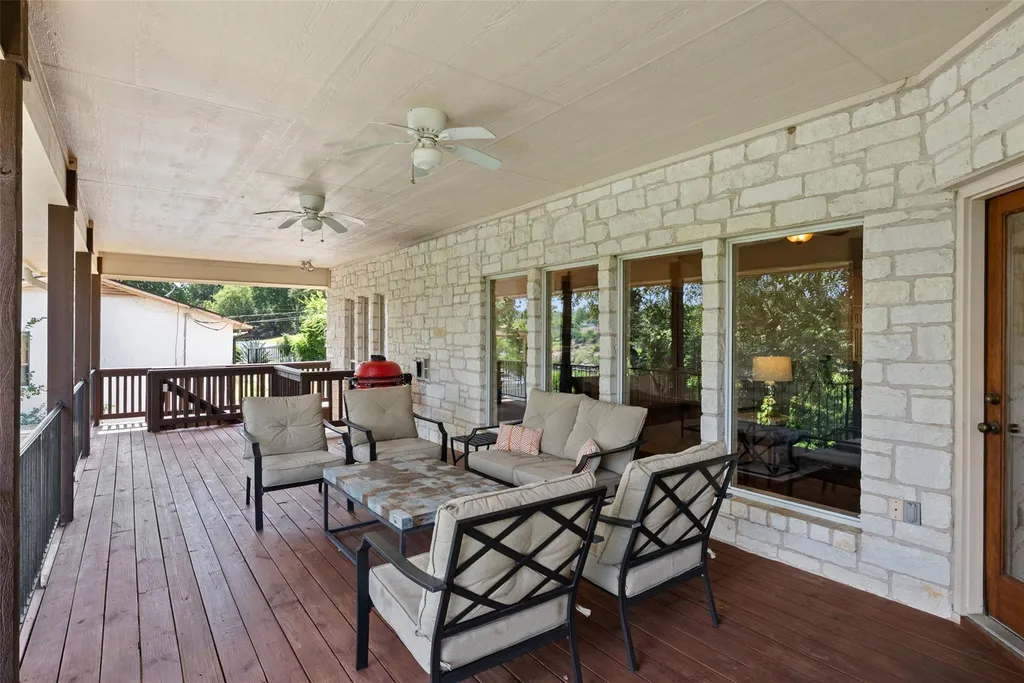 420 Los Escondidos Marble Falls TX 78654