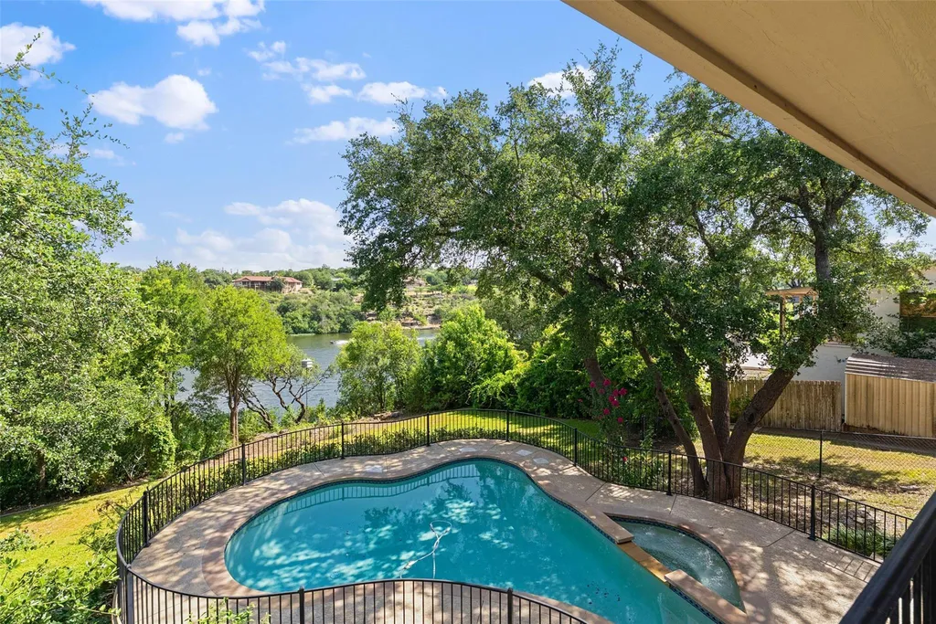 420 Los Escondidos Marble Falls TX 78654