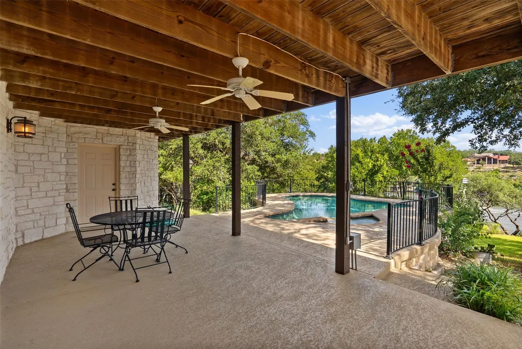 420 Los Escondidos Marble Falls TX 78654