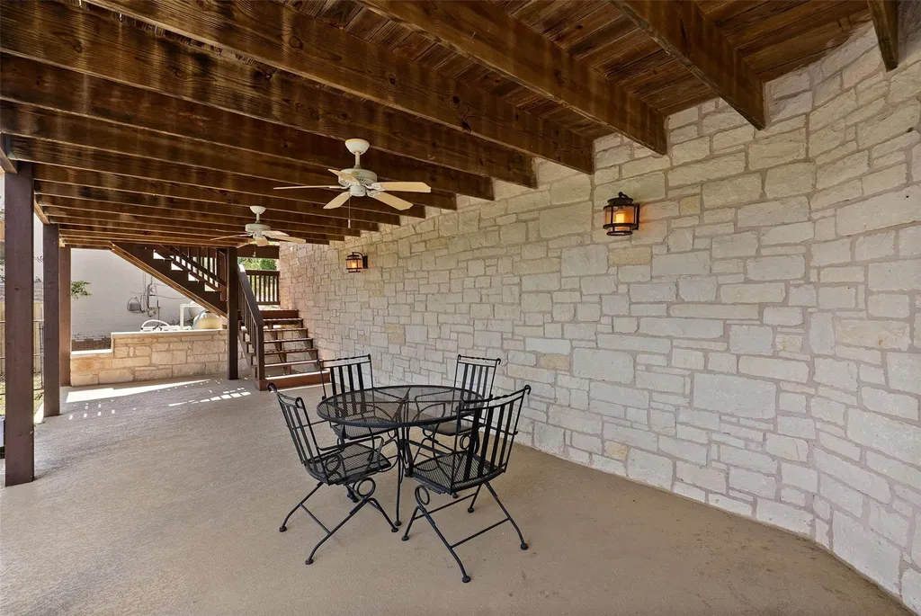 420 Los Escondidos Marble Falls TX 78654