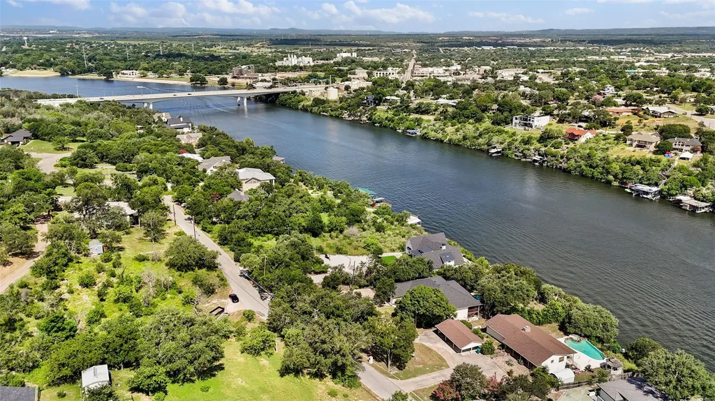 420 Los Escondidos Marble Falls TX 78654