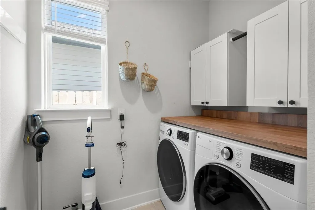 8509 Thompson Teal Trail Austin TX 78744
