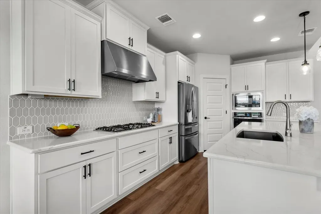 8509 Thompson Teal Trail Austin TX 78744