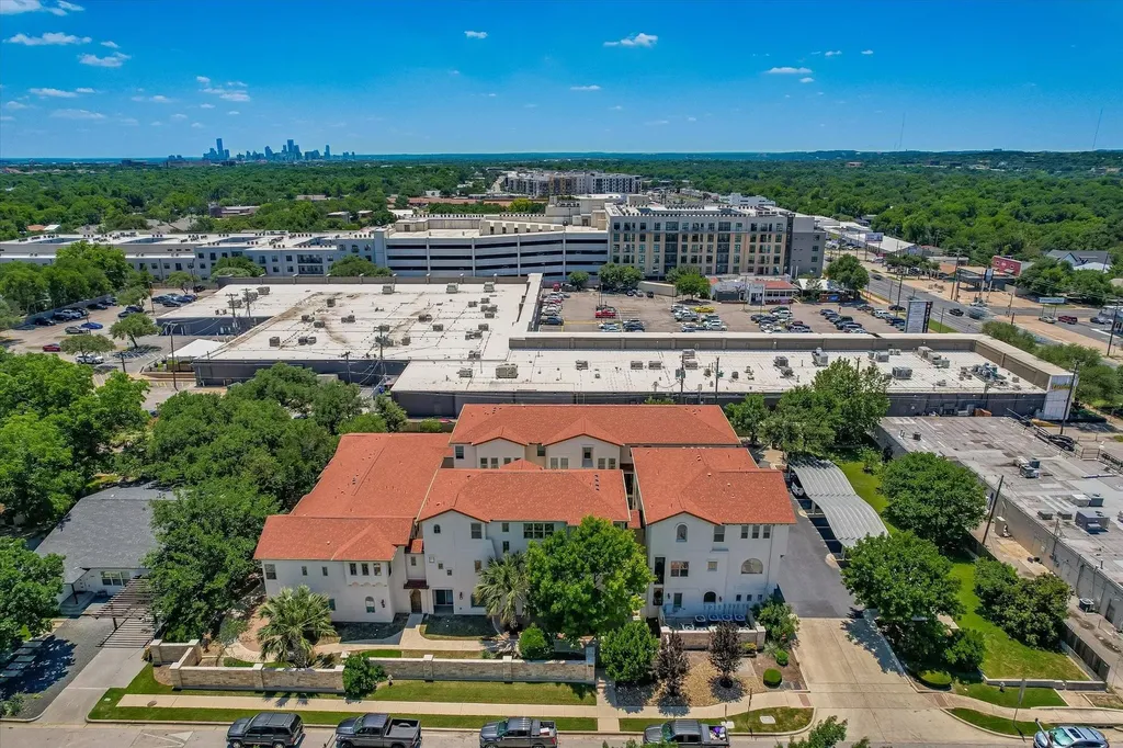 2207 Pasadena Drive Austin TX 78757