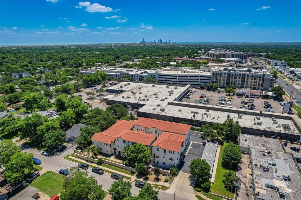 2207 Pasadena Drive Austin TX 78757