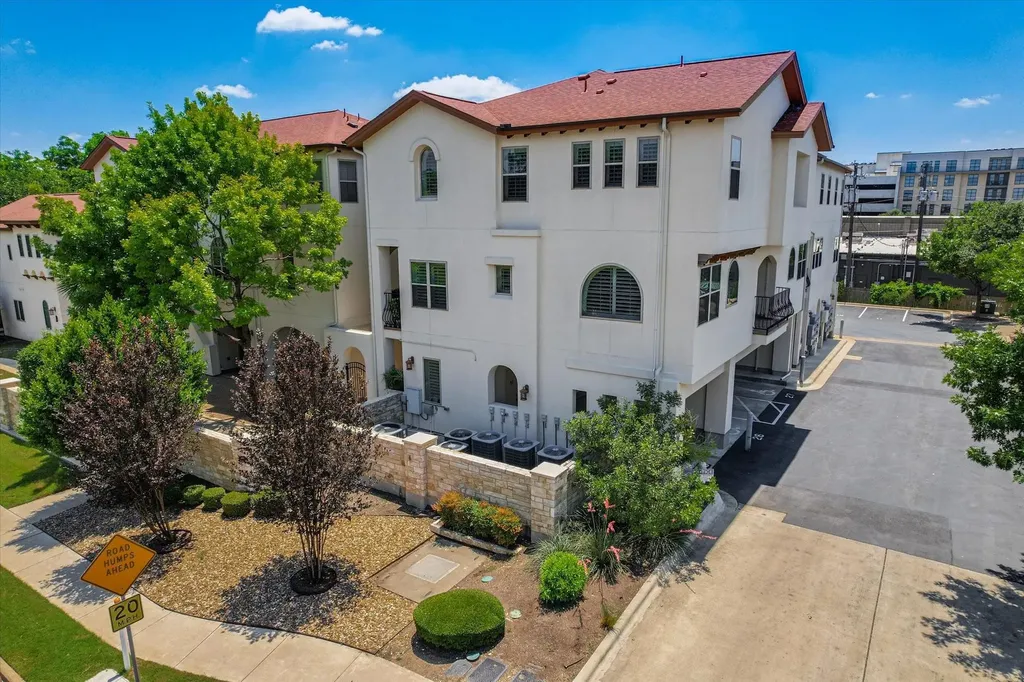 2207 Pasadena Drive Austin TX 78757