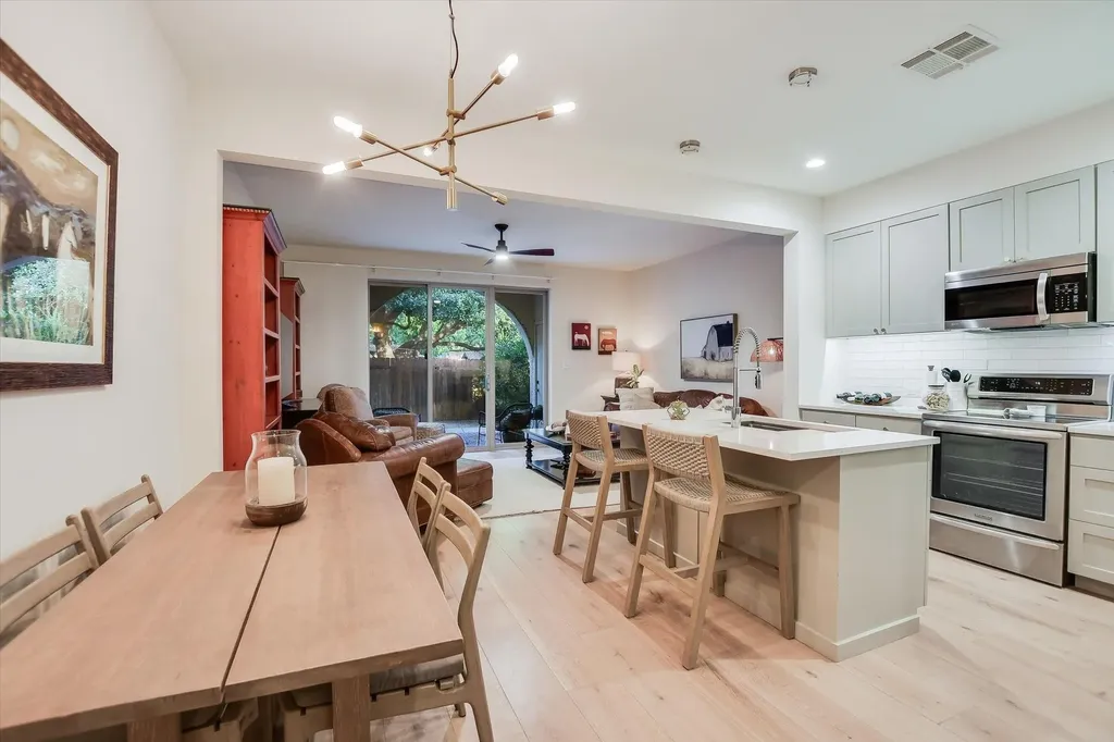 2207 Pasadena Drive Austin TX 78757