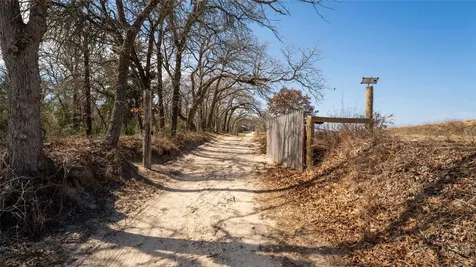 4066 County Road 448 Thorndale TX 76577