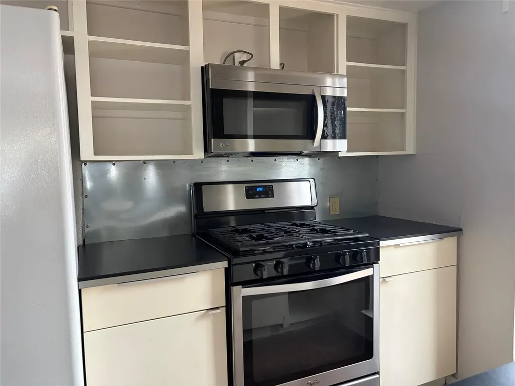 7404 Bethune Avenue Austin TX 78752