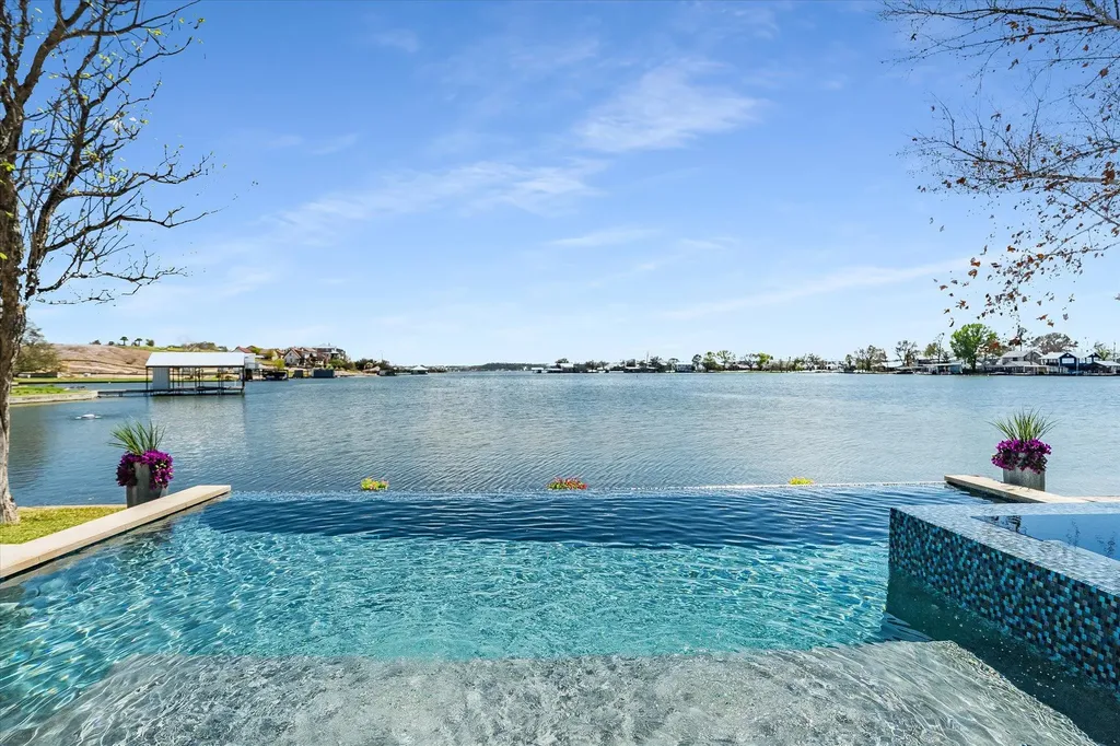 701 Woodland Hills Granite Shoals TX 78654