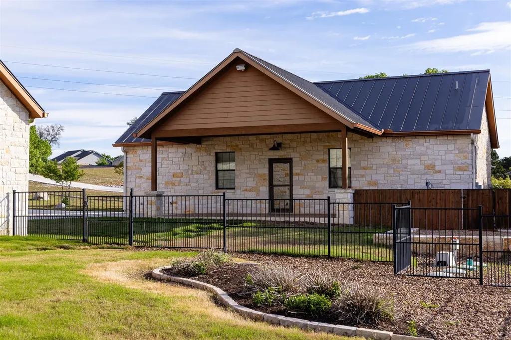 357 Cypress Estates Parkway Ingram TX 78025
