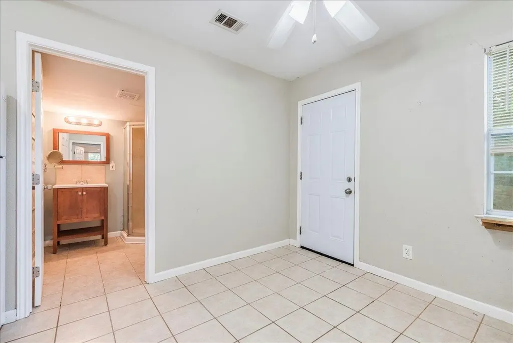 609 Cottonwod Street Lockhart TX 78644