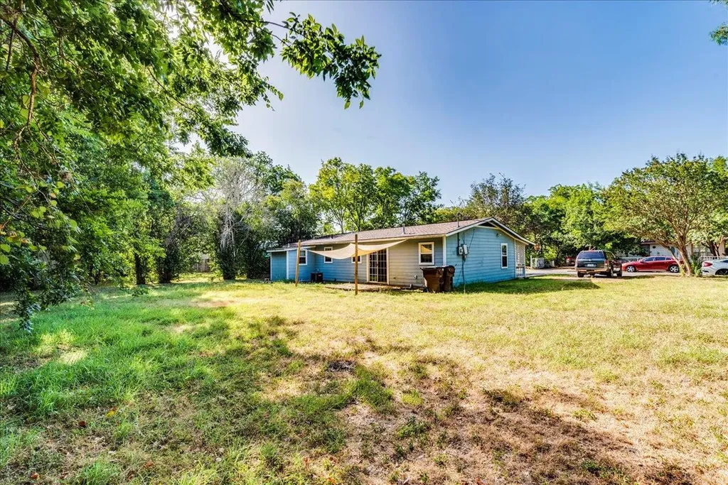 609 Cottonwod Street Lockhart TX 78644